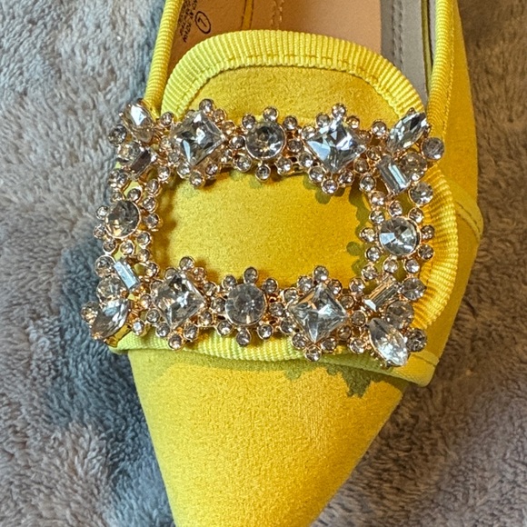 Chase + Chloe  Women's Faux Suede with Crystal Embellishments; SZ: 7; Like New - Picture 5 of 11